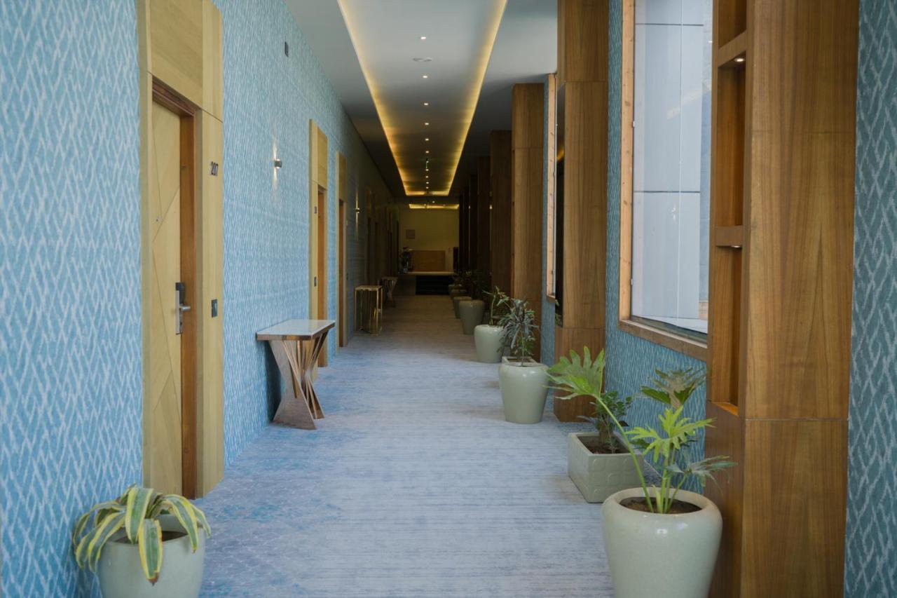 Clarks Inn Suites Kangra Buitenkant foto