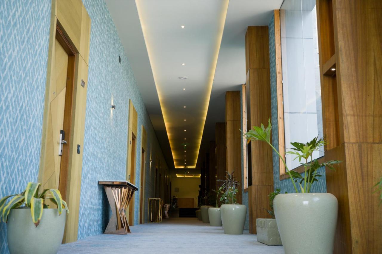 Clarks Inn Suites Kangra Buitenkant foto