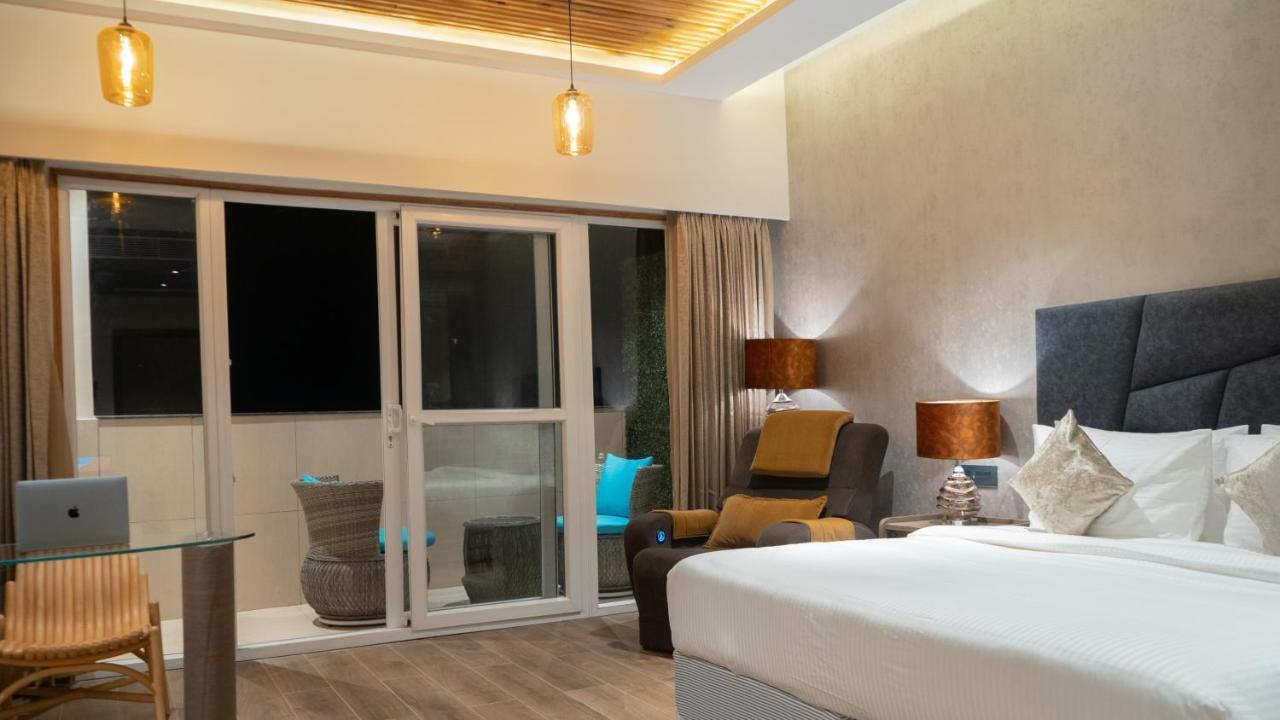 Clarks Inn Suites Kangra Buitenkant foto