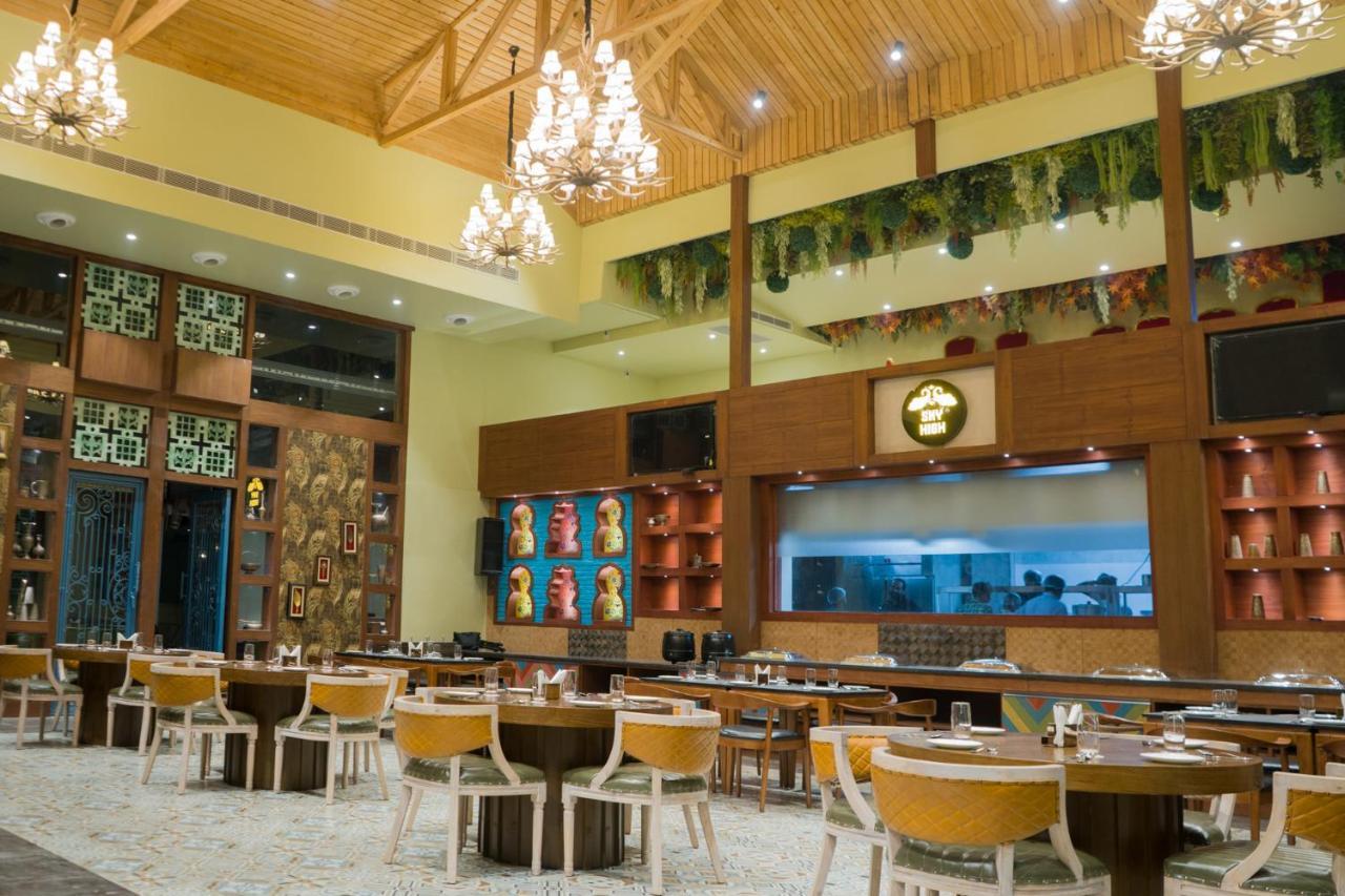Clarks Inn Suites Kangra Buitenkant foto