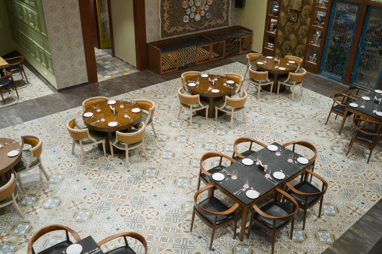 Clarks Inn Suites Kangra Buitenkant foto