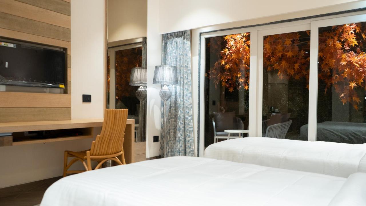 Clarks Inn Suites Kangra Buitenkant foto