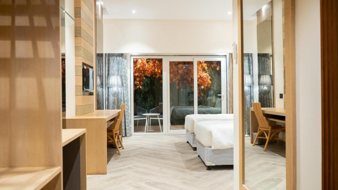 Clarks Inn Suites Kangra Buitenkant foto
