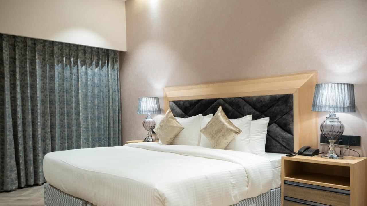 Clarks Inn Suites Kangra Buitenkant foto